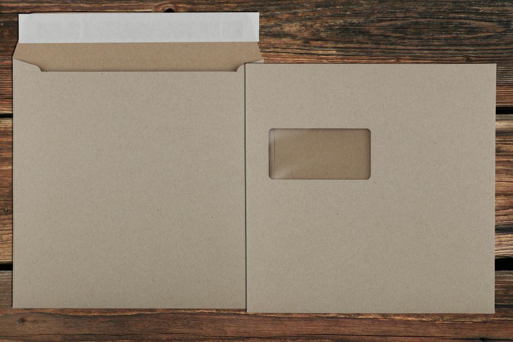 Briefhüllen mit Fenster 220x220 mm Haftklebend Recycling Grau 140 g/qm